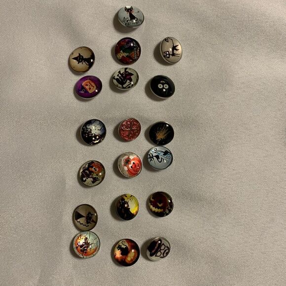 18 piece Halloween snaps plus one free snap - Picture 1 of 3